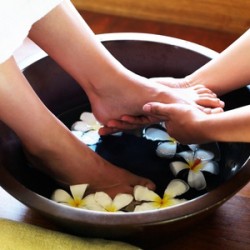 rituel-pieds-thai-suivi-d-une-reflexologie-plantaire-thai-75-mn